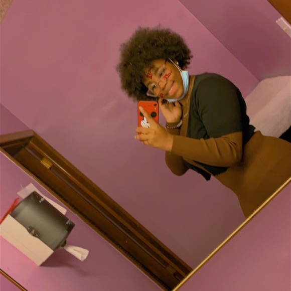 Meet your Posher, Asia 🧿✨🖤! - Picture 1 of 1